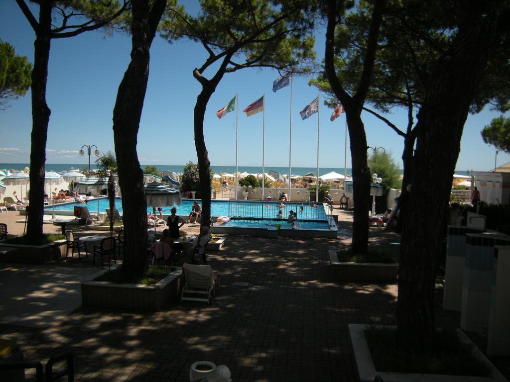 Hotel Ambasciatori Palace 리도 디 예솔로 외부 사진