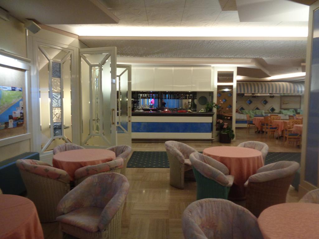 Hotel Ambasciatori Palace 리도 디 예솔로 외부 사진